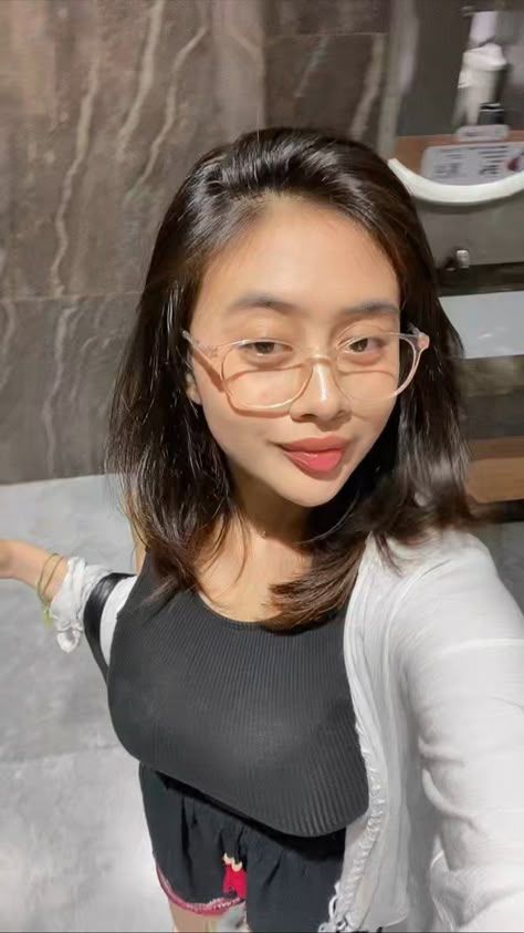 Video Indo Terbaru TikTok 2025 genjot gadis cantik mulus Top Trending Global Indonesia Abg Wiwik Yandex New